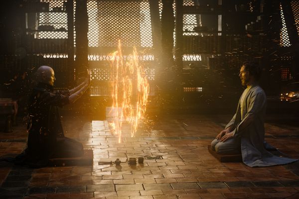 Marvel's DOCTOR STRANGE..L to R: The Ancient One (Tilda Swinton) and Doctor Stephen Strange (Benedict Cumberbatch)..Photo Credit: Jay Maidment..©2016 Marvel. All Rights Reserved.