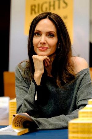 Angelina Jolie 10